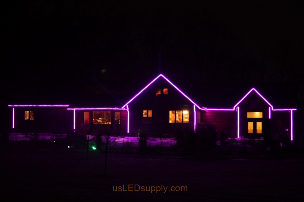 Bright setting for the LED House Outline uses 150 watts of power.