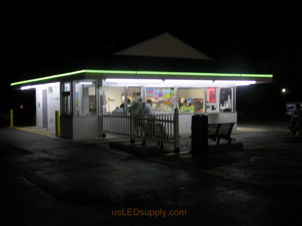 Ice Cream Shop uses RGB LED Strips to outline their roof in place of neon lights.