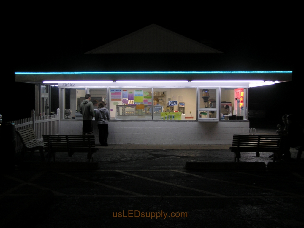 Ice Cream Shop uses RGB LED Strips to outline their roof in place of neon lights.