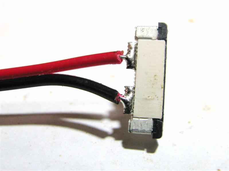 Closed single color splice connector