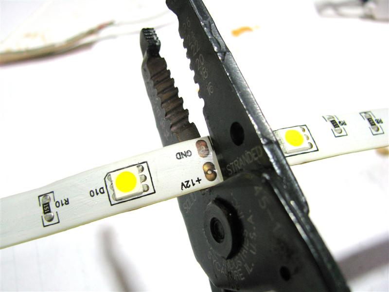 Cut along the cut line of single color flexible LED strip