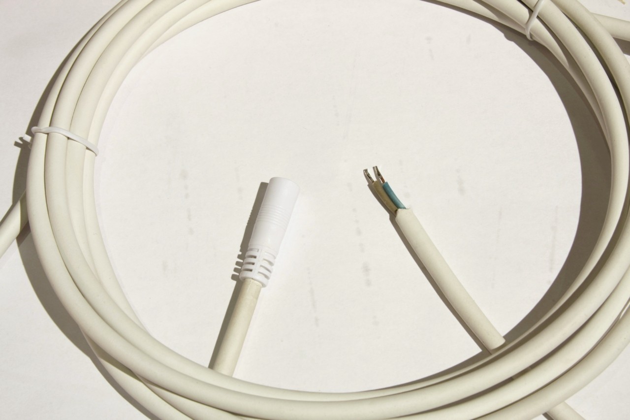 Male Power Connector 12V Long 4 meter plenum rated